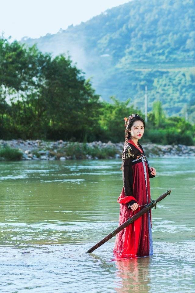 汉服模特