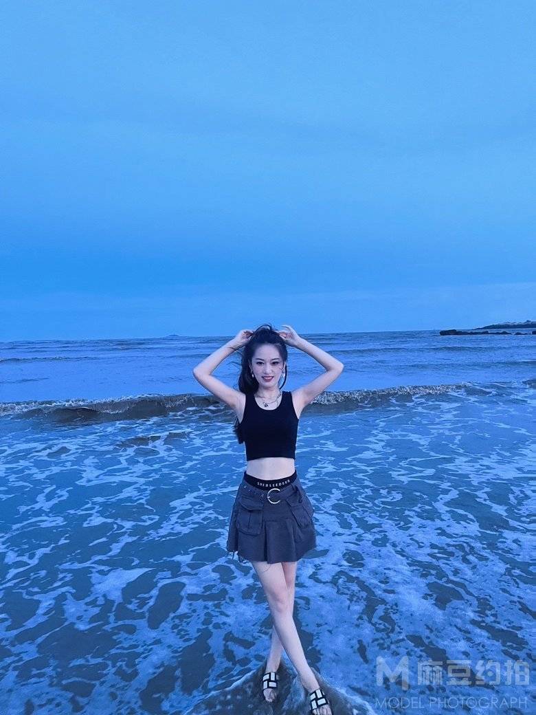 黑白模特