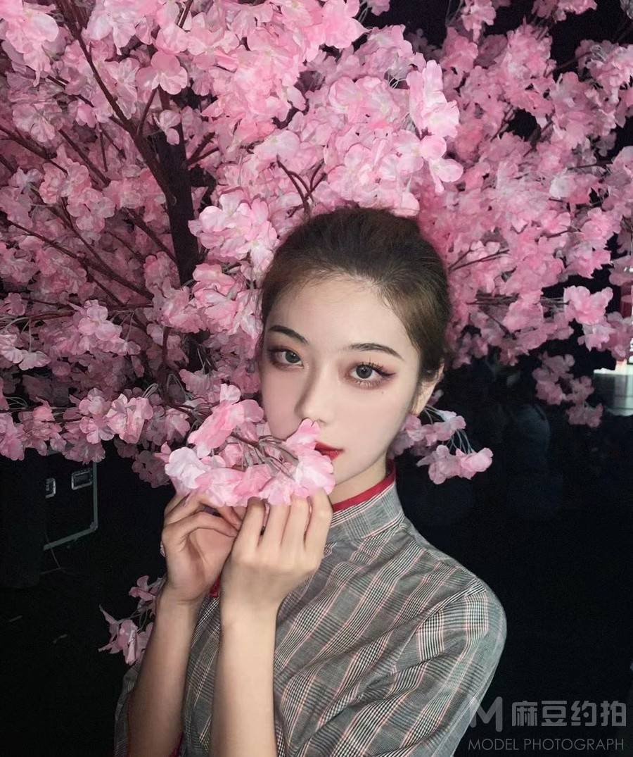 妆容模特