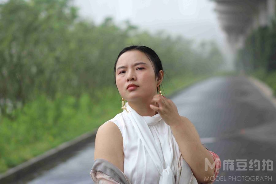 情绪模特
