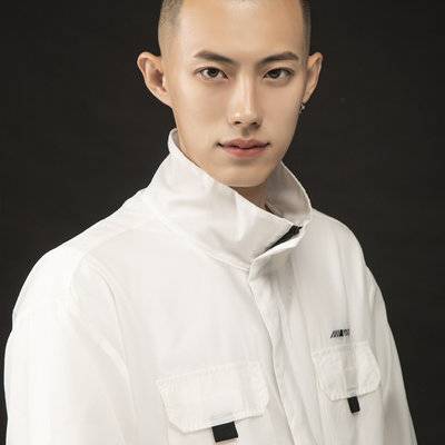 黑白模特