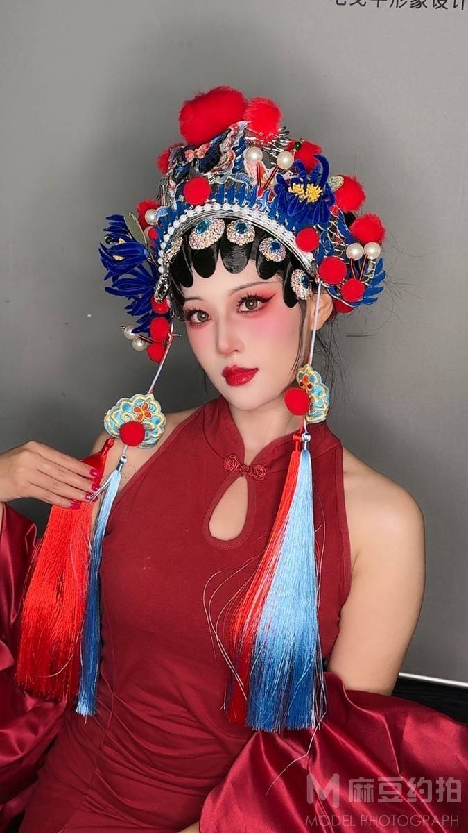 情绪模特