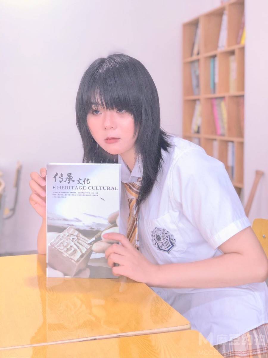 校园模特
