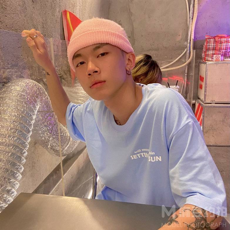 黑白模特