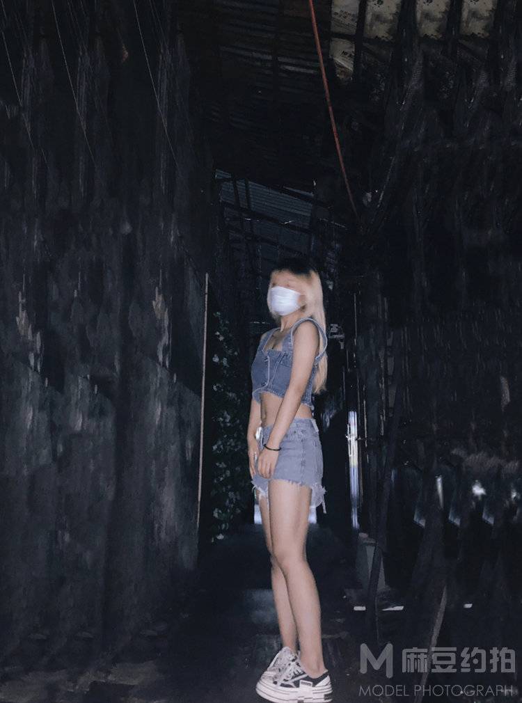 黑白模特