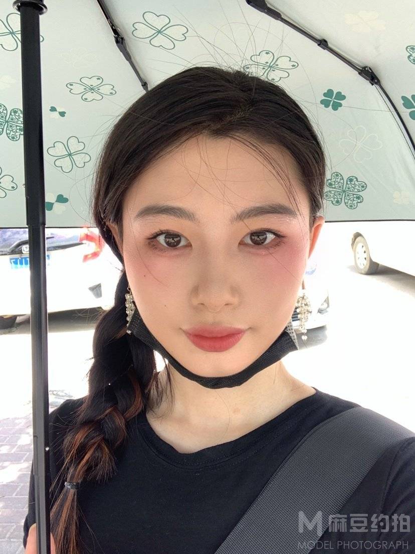 妆容模特