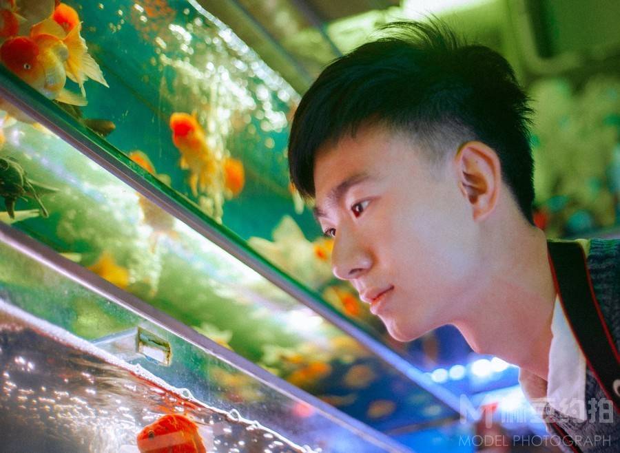胶片模特