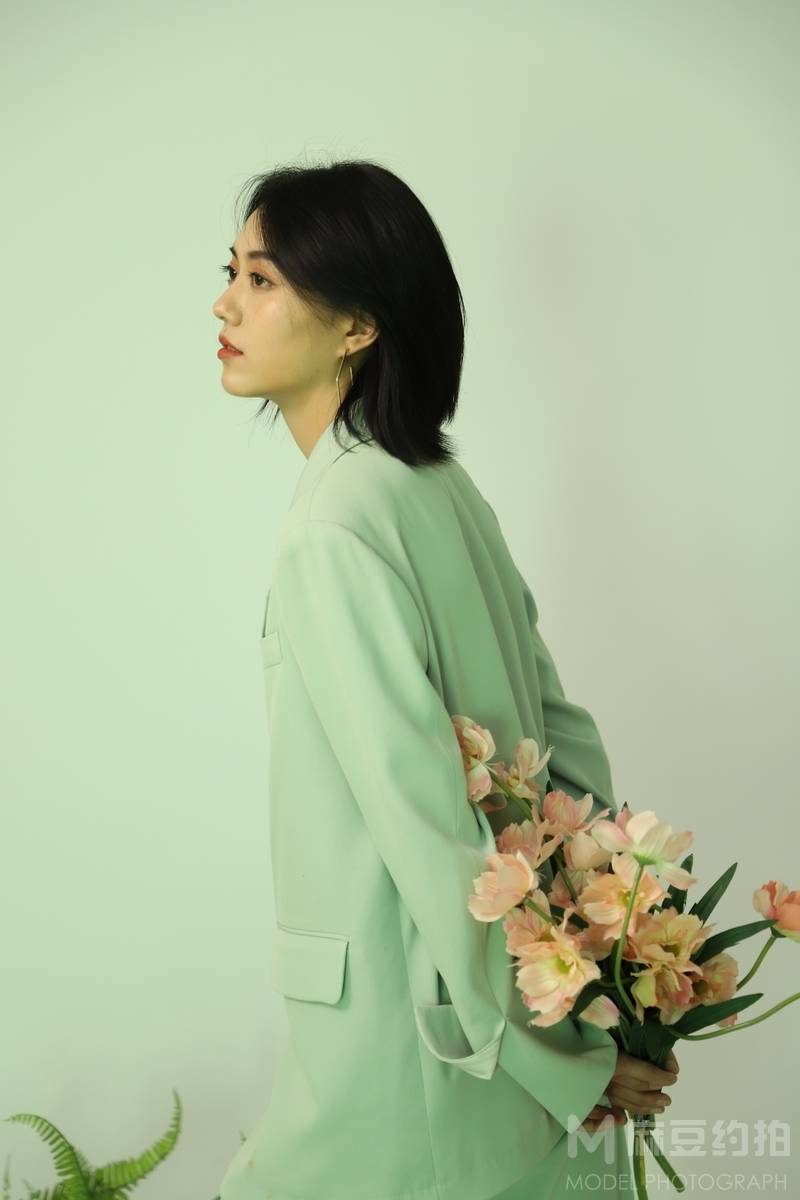 情绪模特