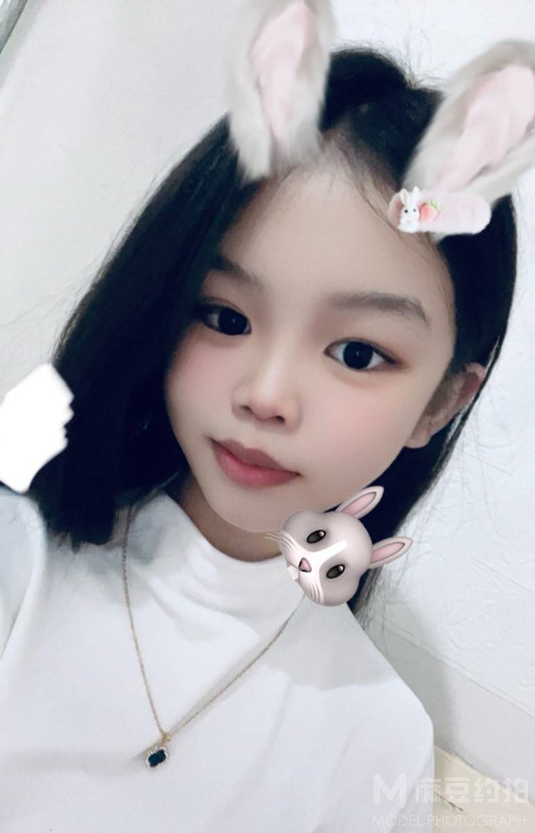 黑白模特