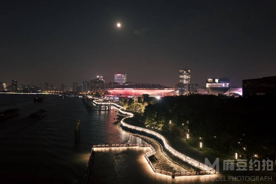夜景模特