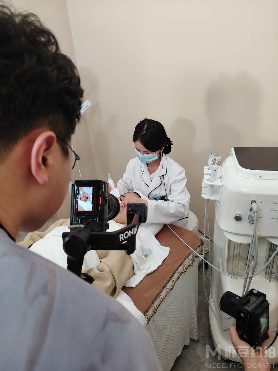 宝丽来模特