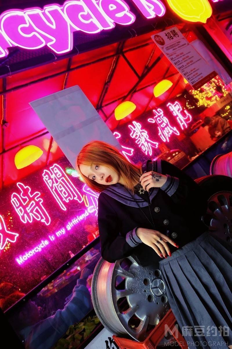 情绪模特