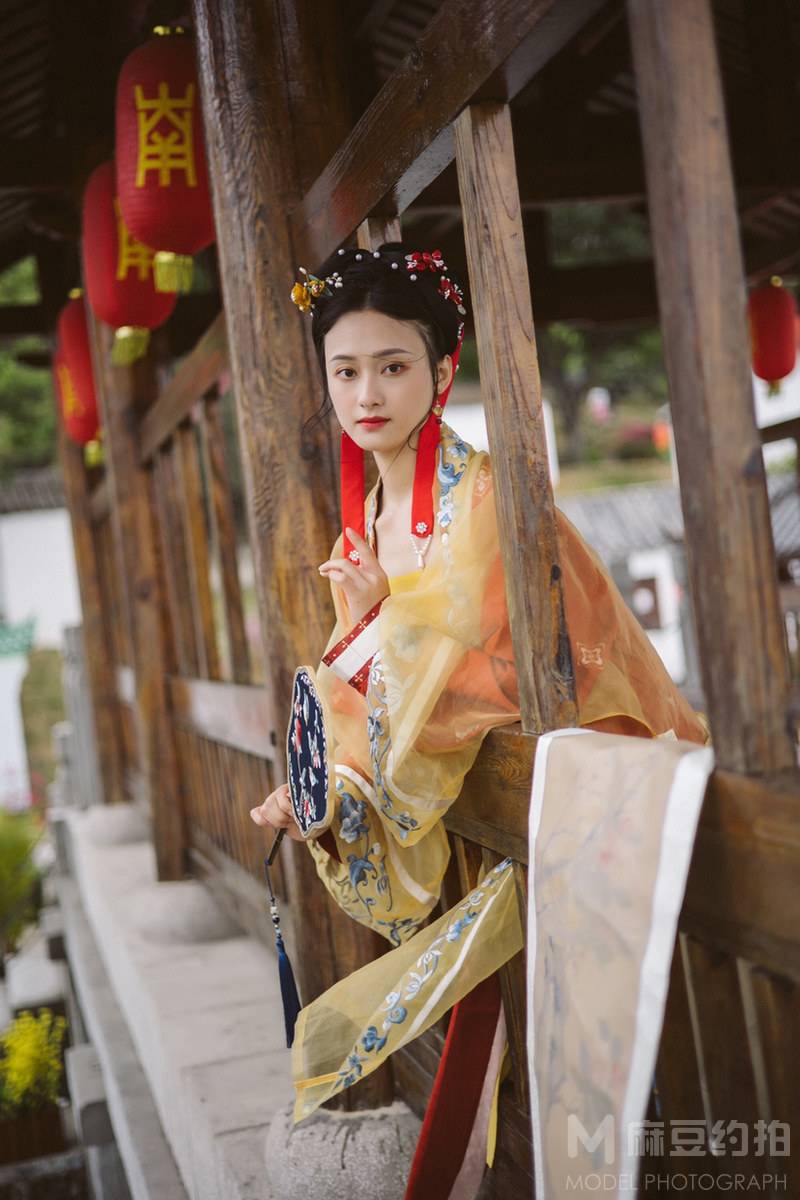 汉服模特