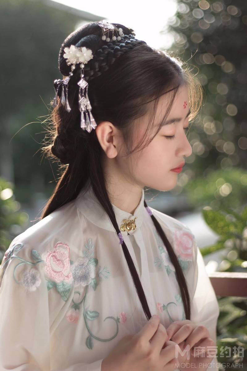 汉服模特