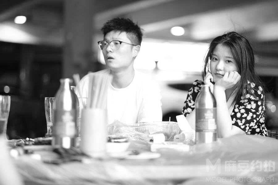 黑白模特