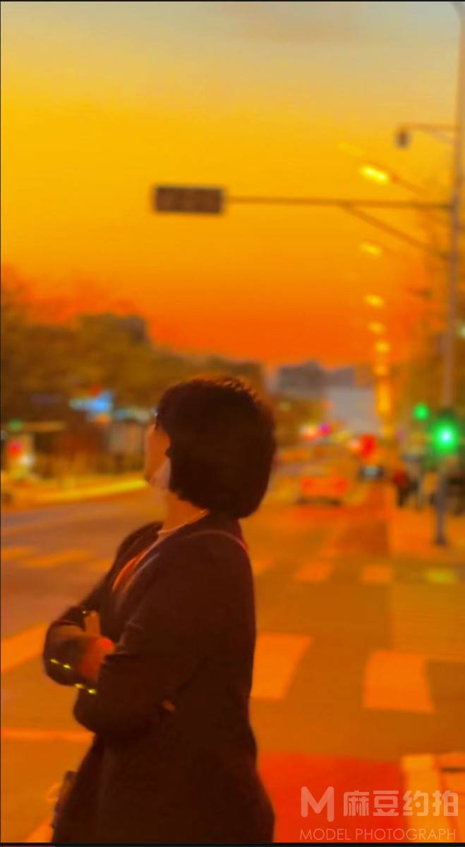 情绪模特