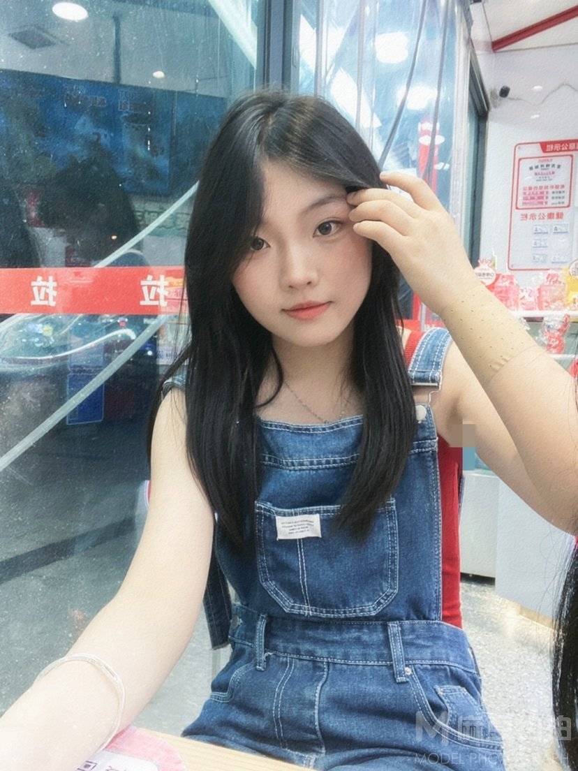胶片模特
