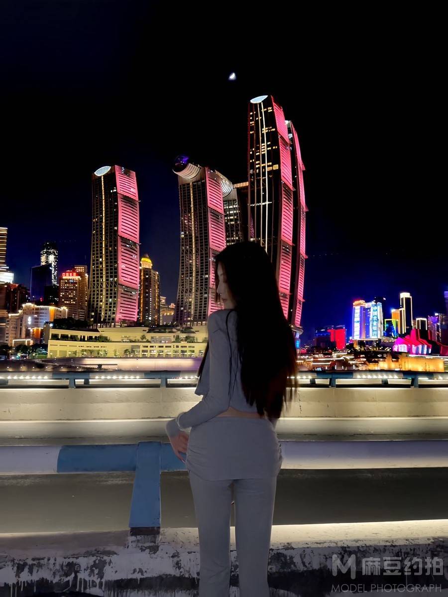 夜景模特