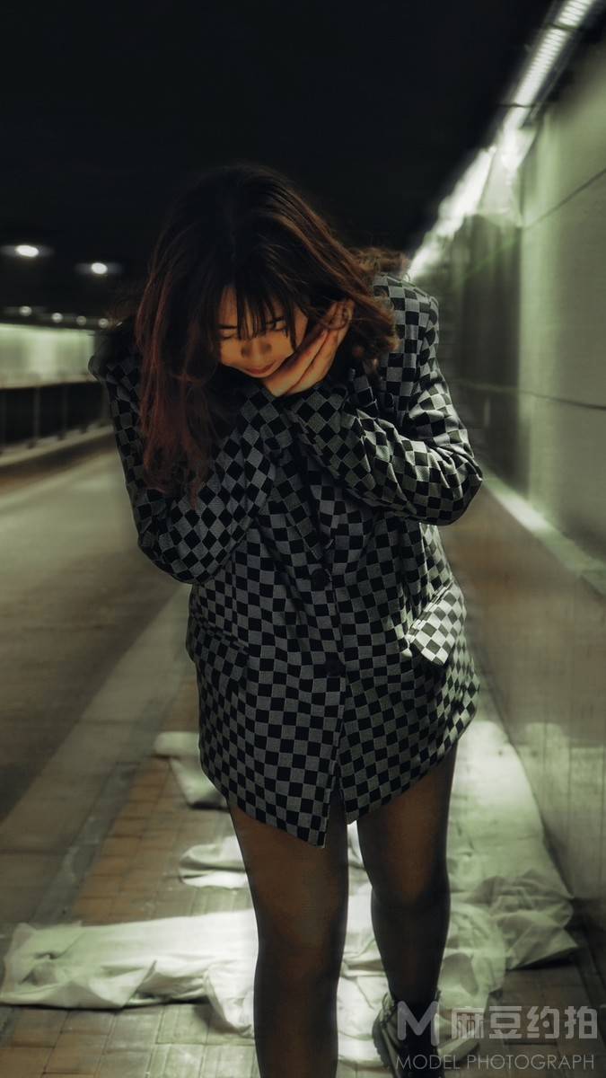 情绪模特