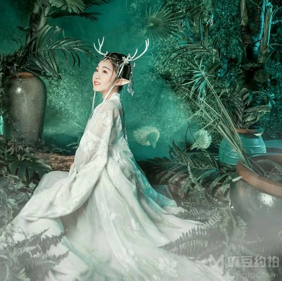 汉服模特