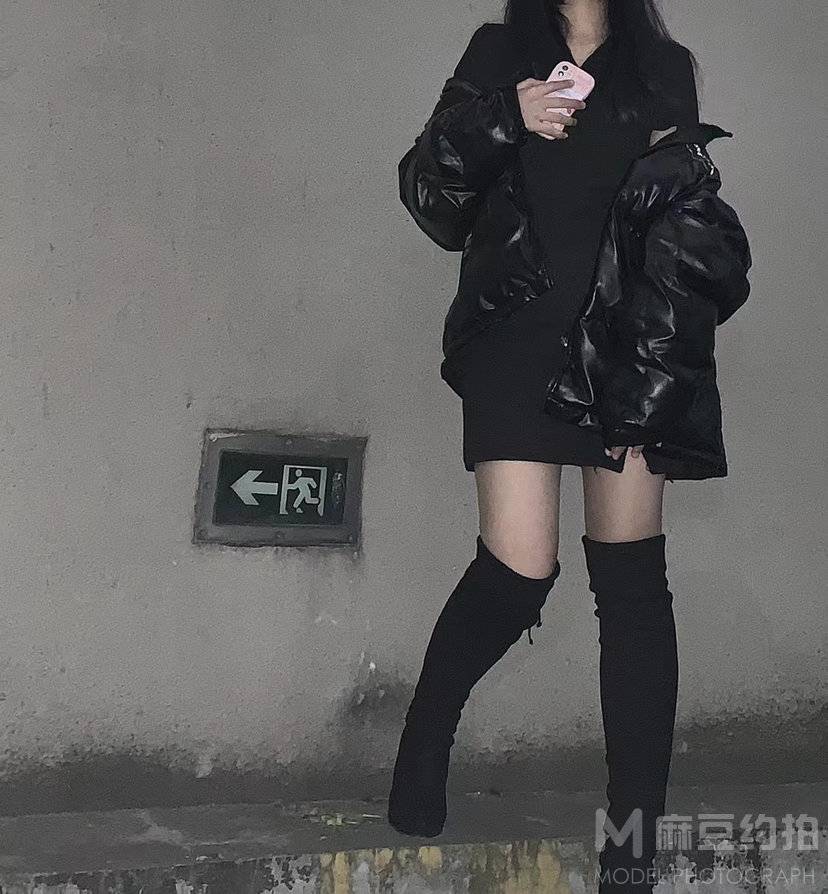 黑白模特
