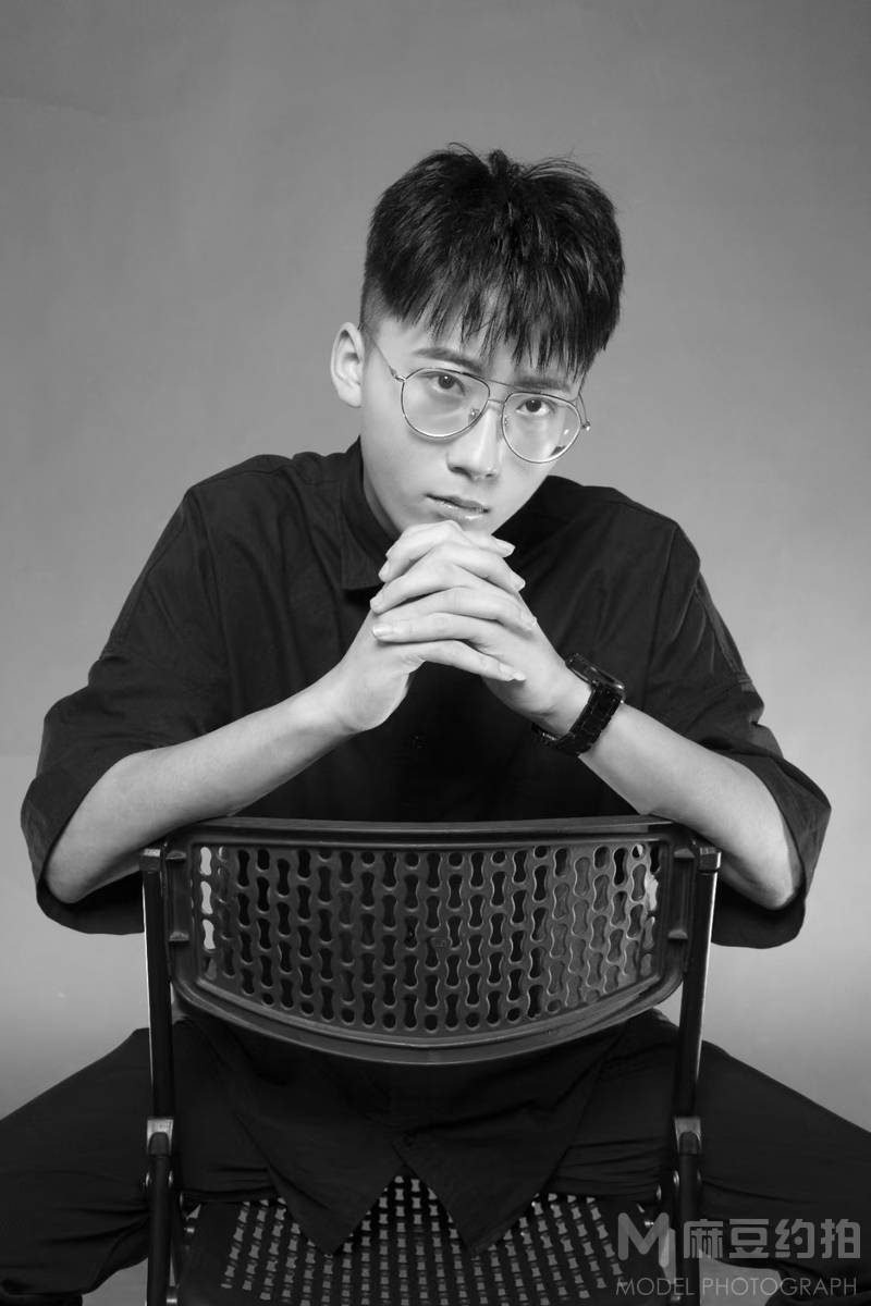 黑白模特