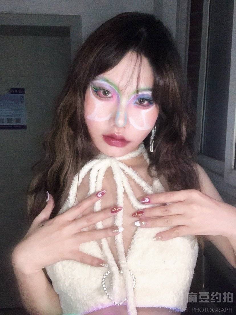 妆容模特