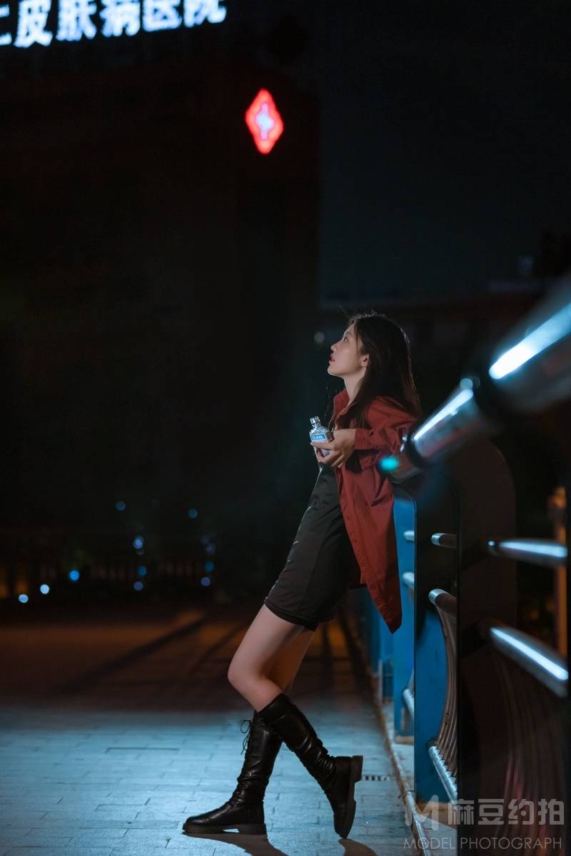 情绪模特