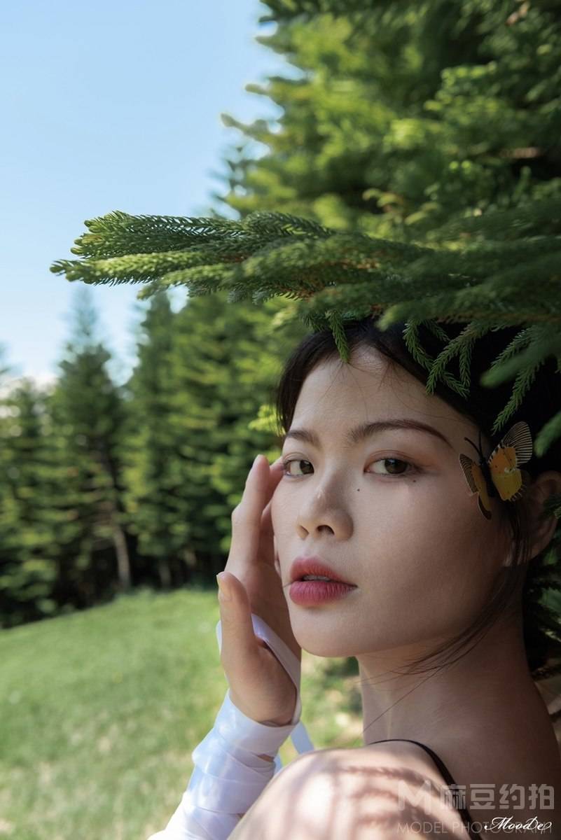 情绪模特