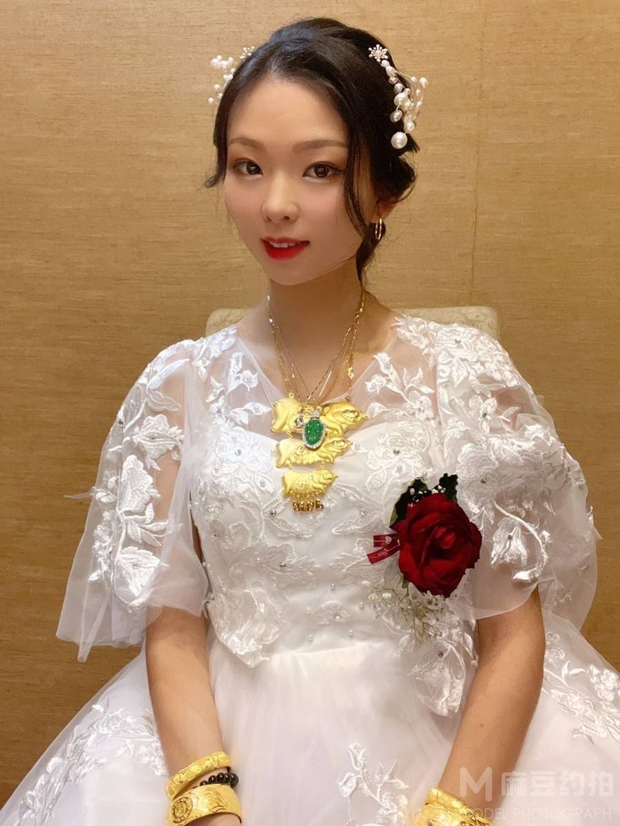 妆容模特