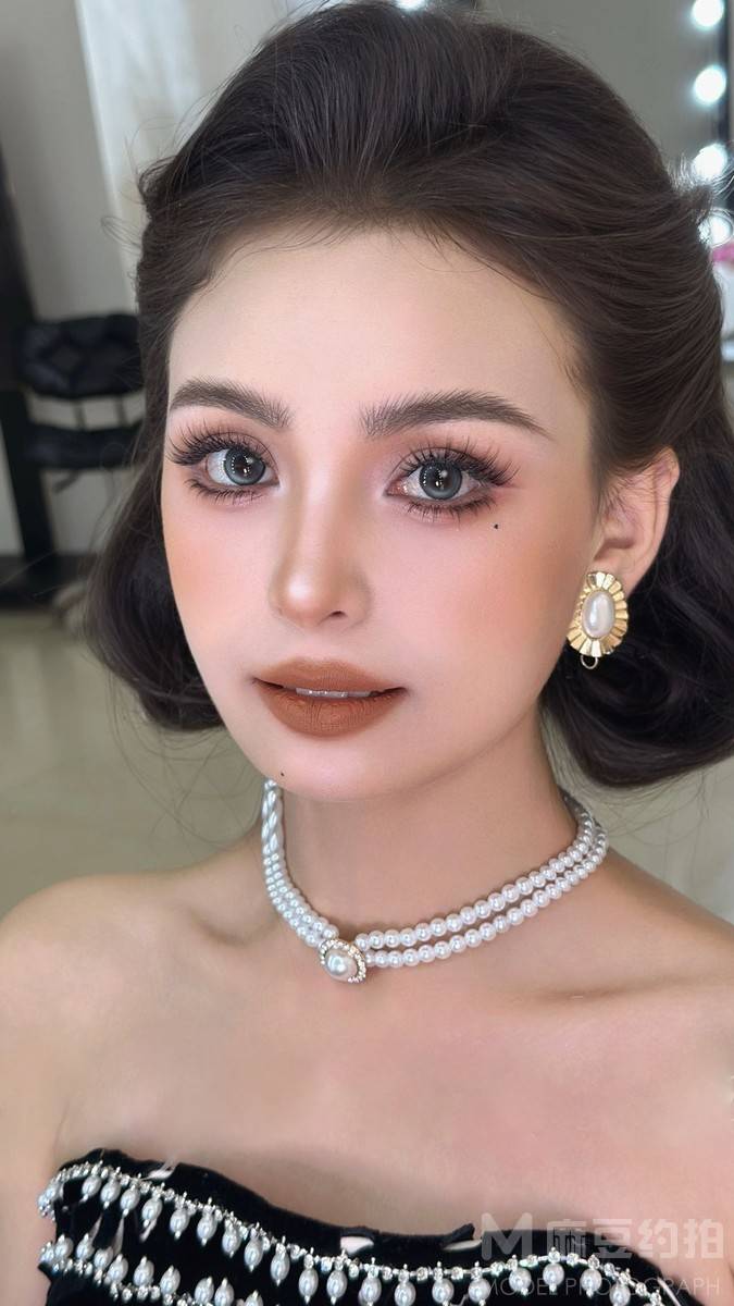 妆容模特