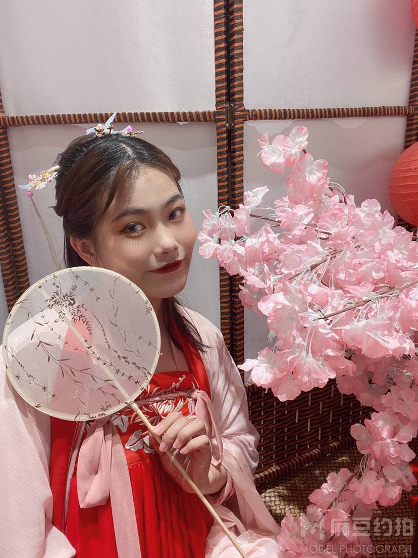 校园模特