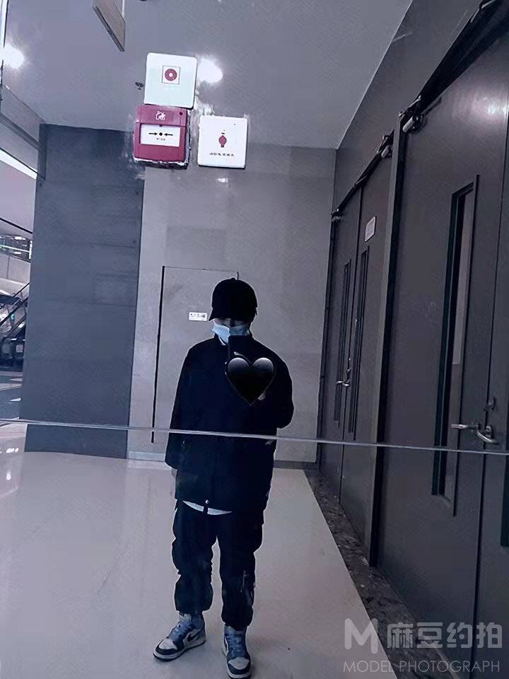 黑白模特