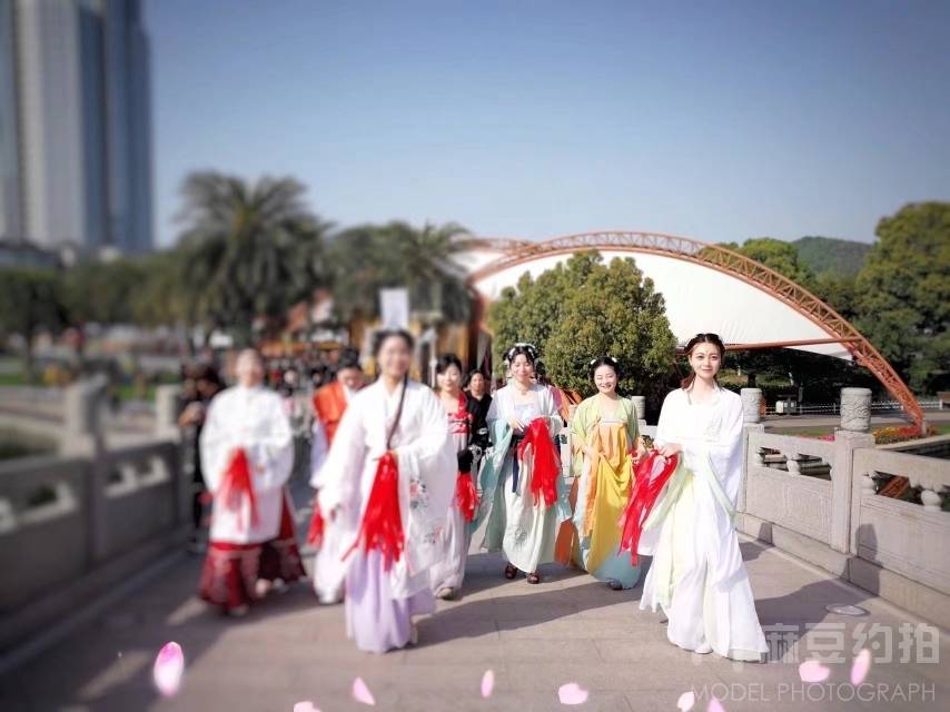 汉服模特
