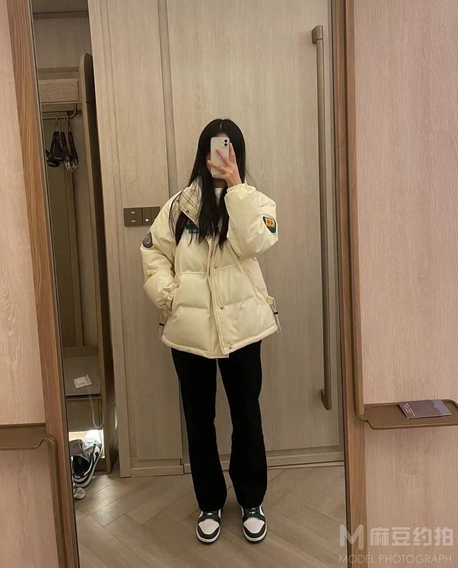 黑白模特
