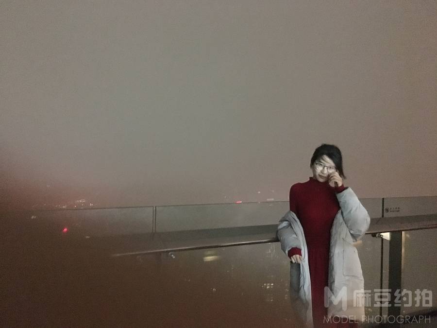 夜景模特