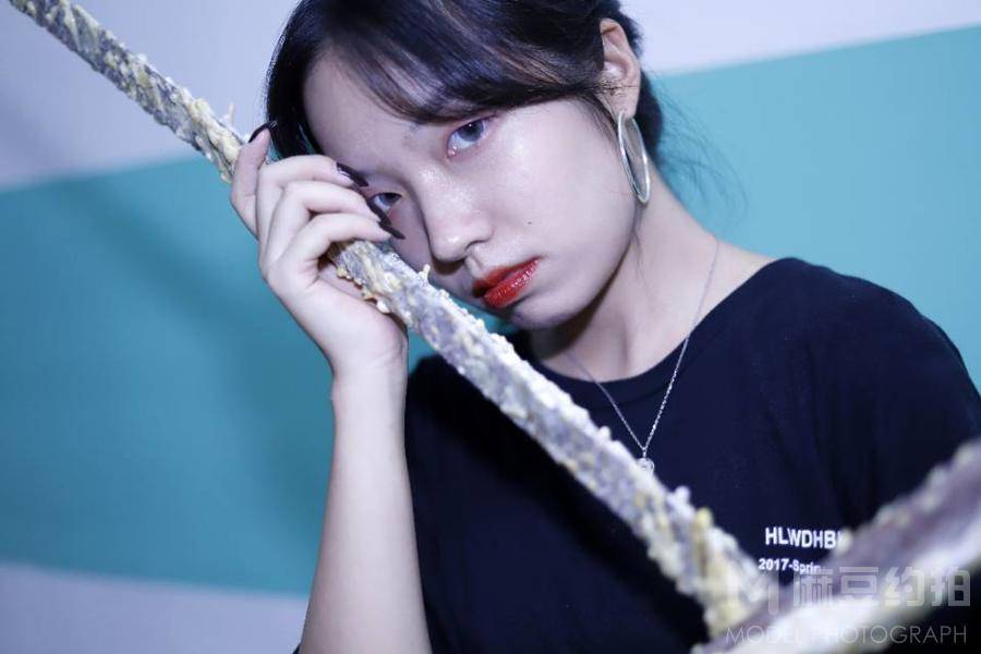 情绪模特