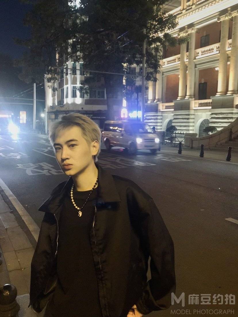 夜景模特