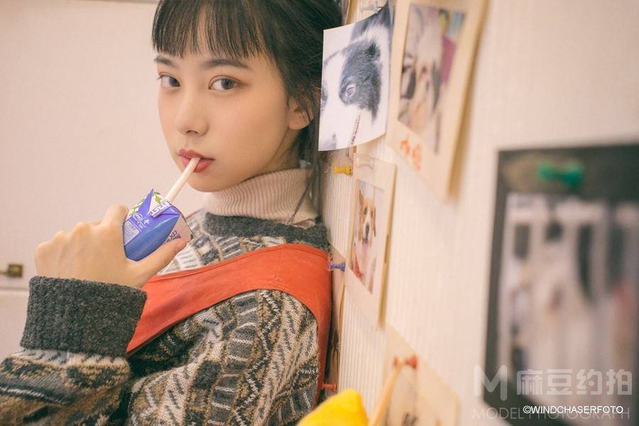 情绪模特