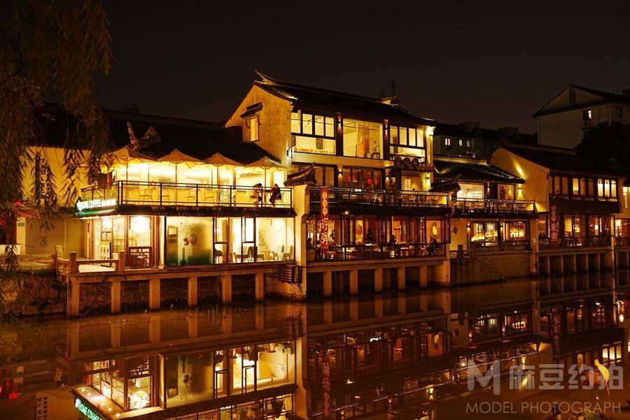 夜景模特