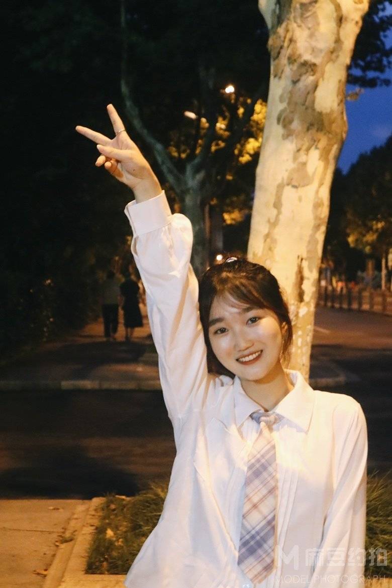 校园模特
