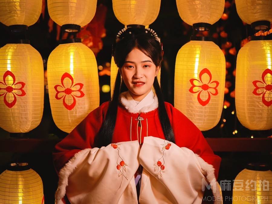 汉服模特