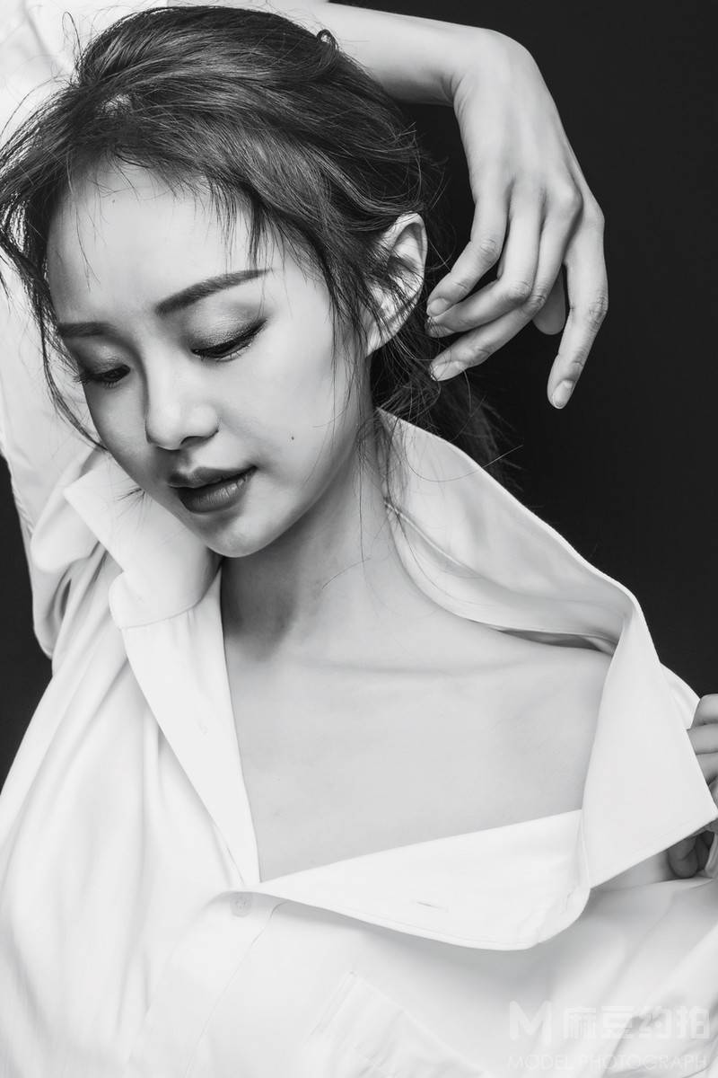 黑白模特