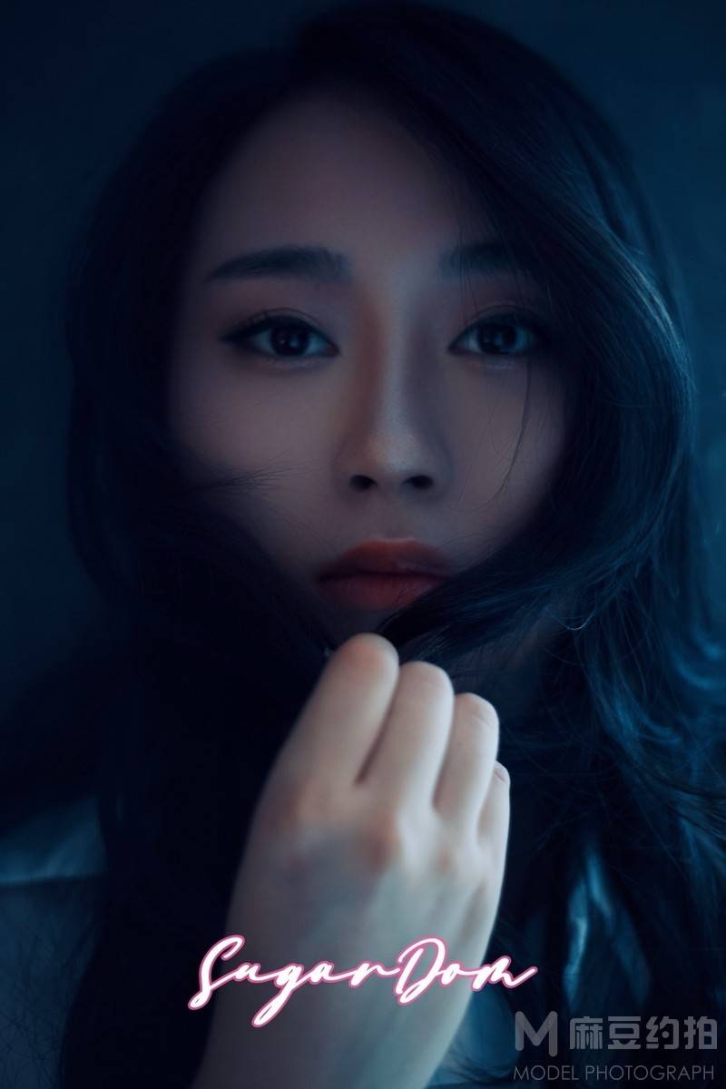 黑白模特