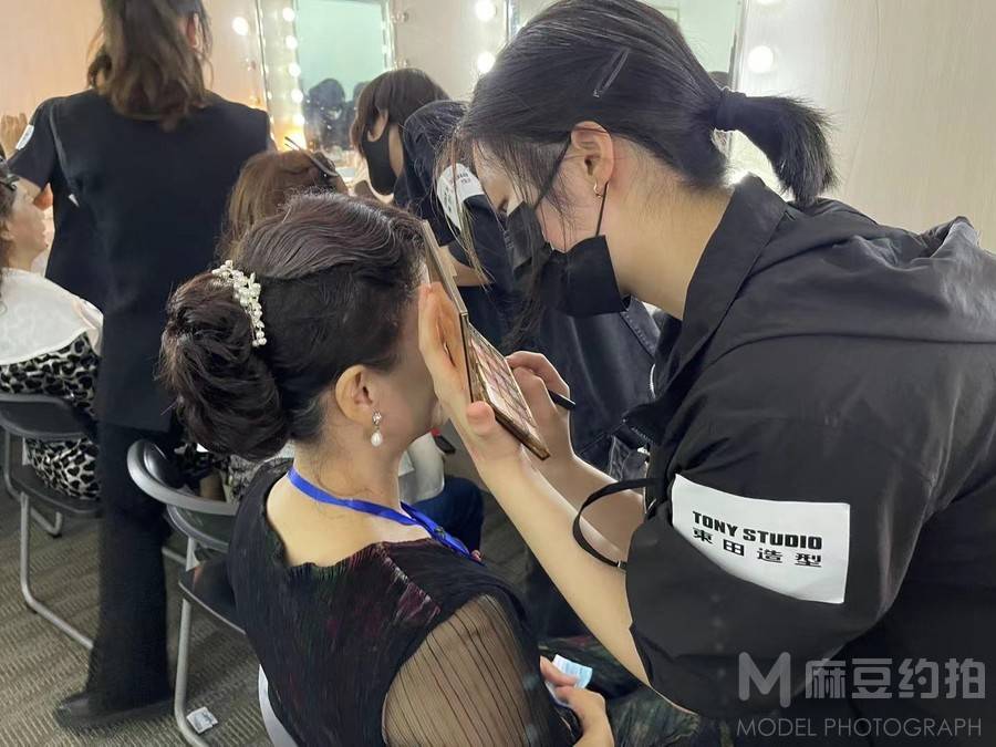 妆容模特