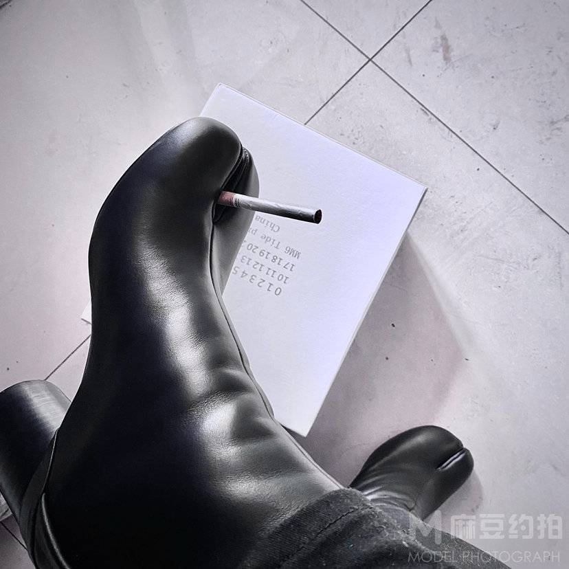 黑白模特