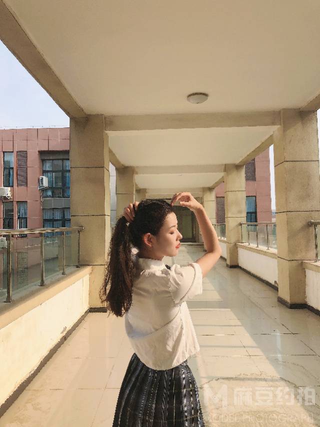 校园模特