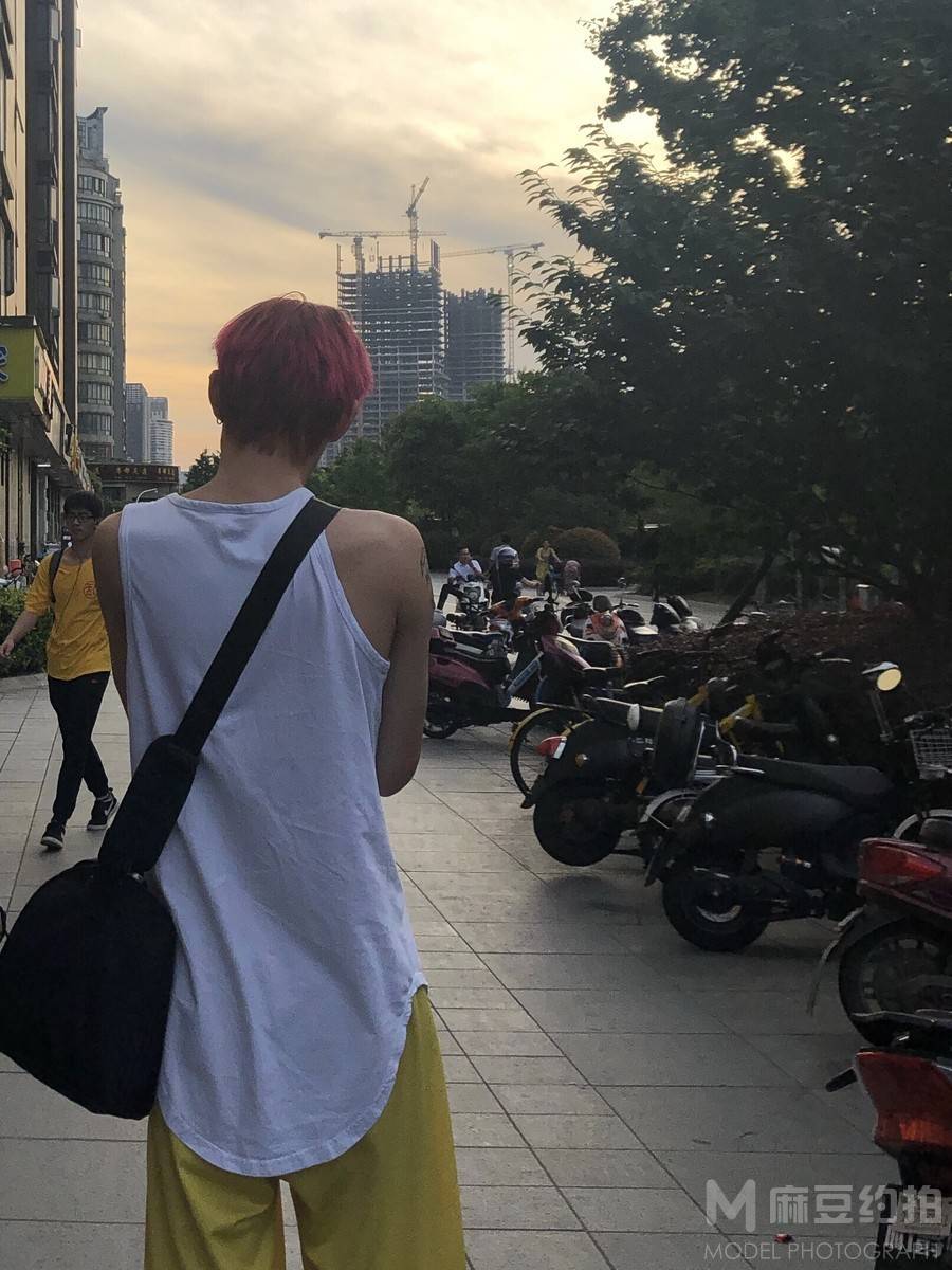 校园模特
