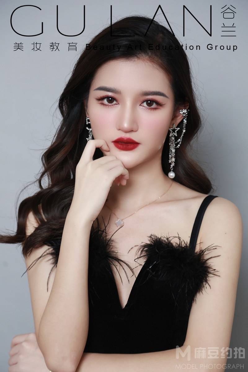 妆容模特