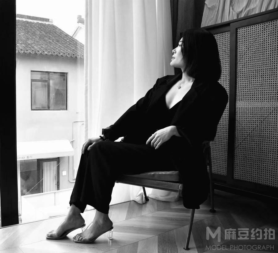 黑白模特